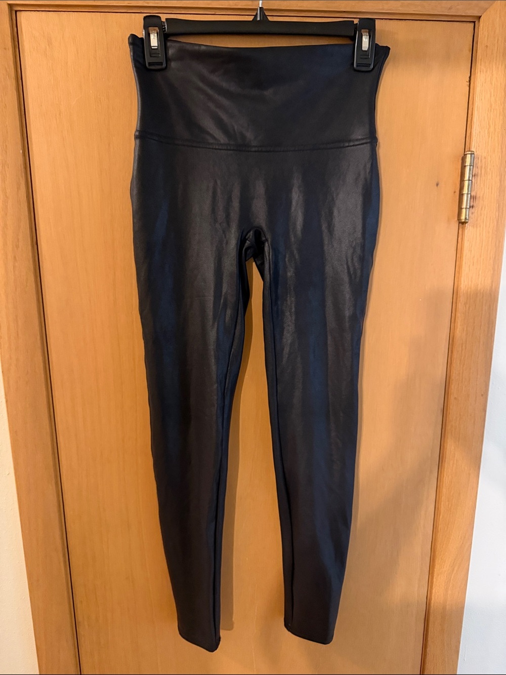 Spanx Women’s Faux Leather Shiny Stretch Leggings Black Size Large